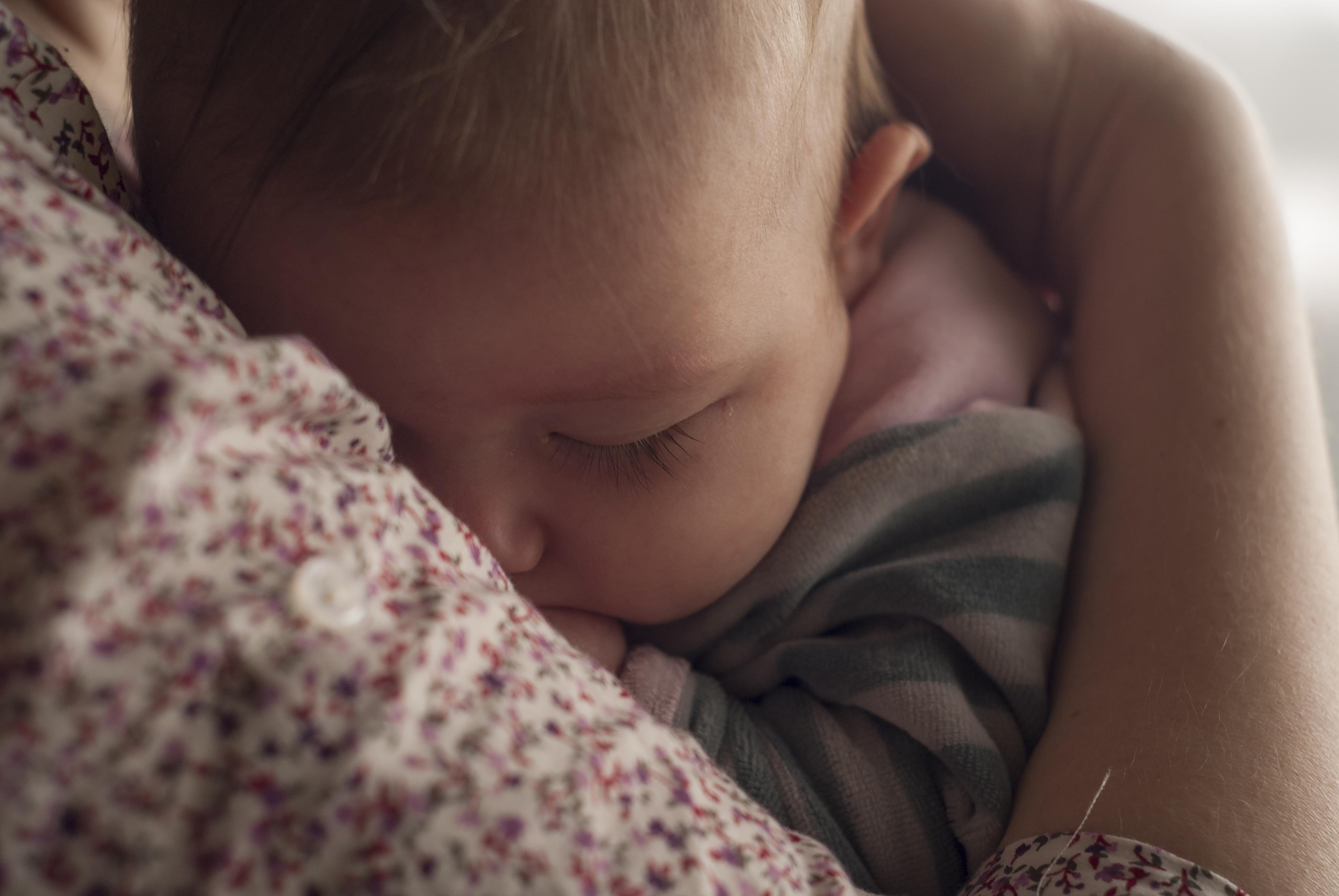 Por qué atender el llanto de un bebé es tan importante
